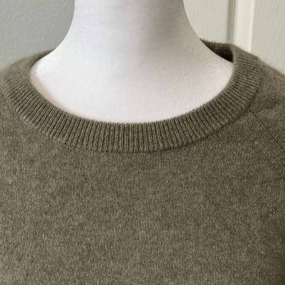 Minnie Rose Green 100% Cashmere Sweater with Sleeve Graphic Size XS - Picture 2 of 7